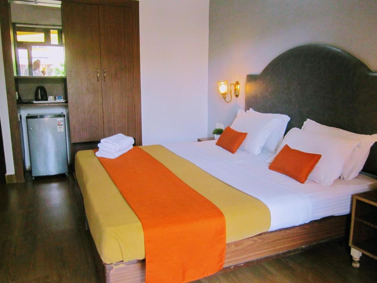 Carina Beach Resort Бенаулим Екстериор снимка