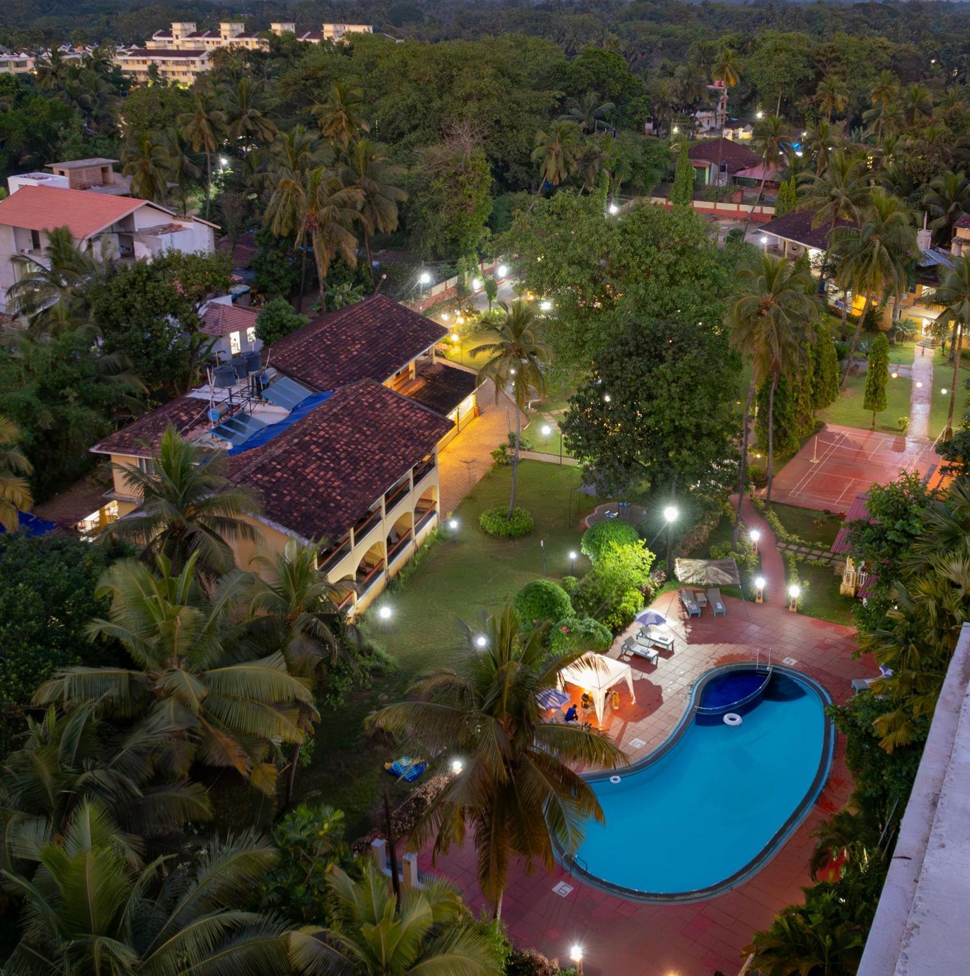 Carina Beach Resort Бенаулим Екстериор снимка