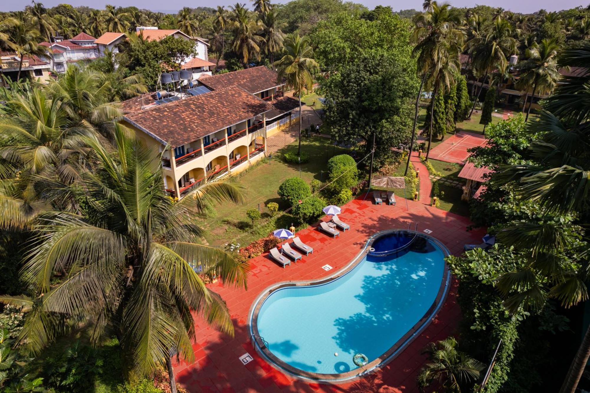 Carina Beach Resort Бенаулим Екстериор снимка