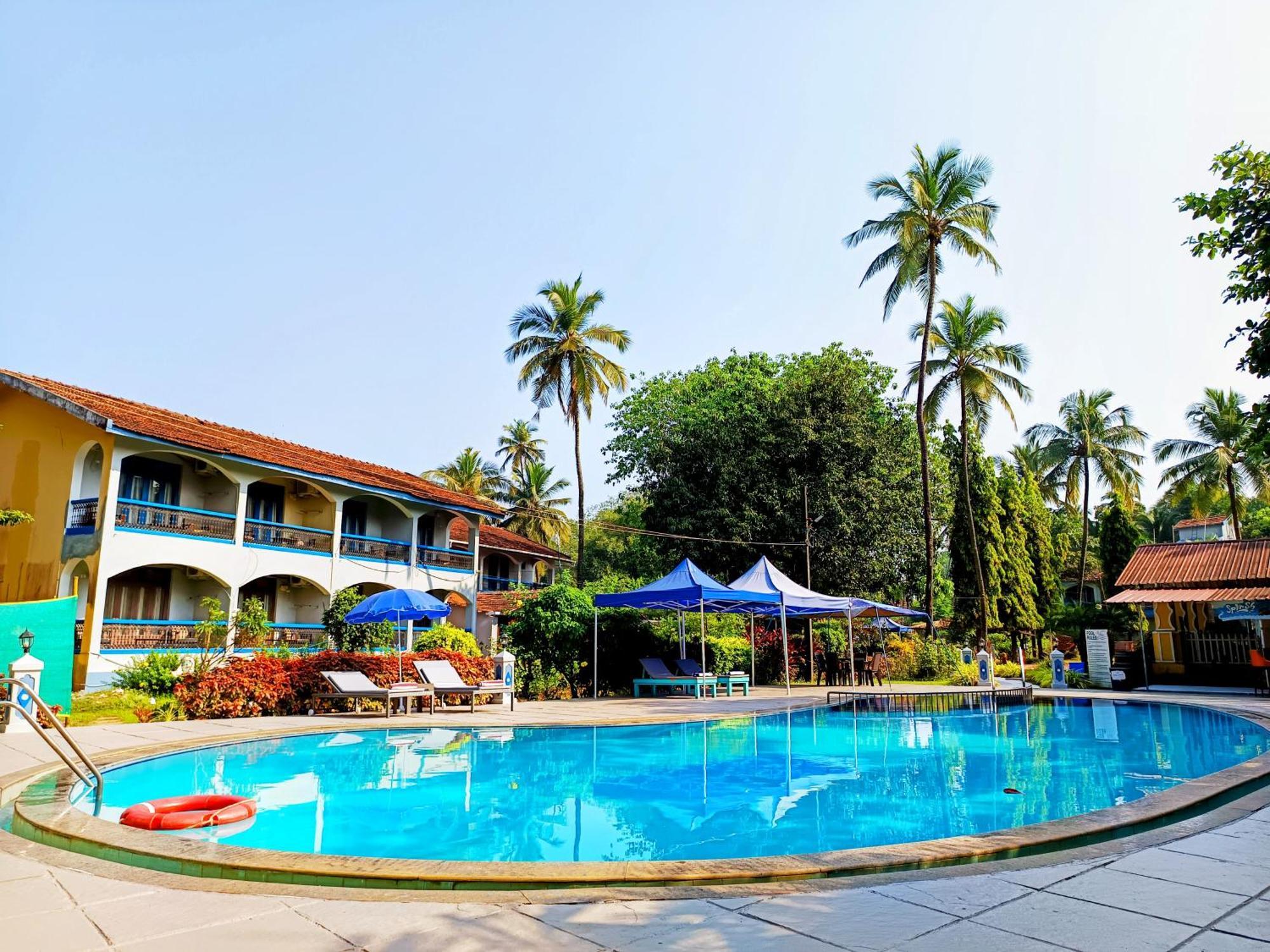 Carina Beach Resort Бенаулим Екстериор снимка